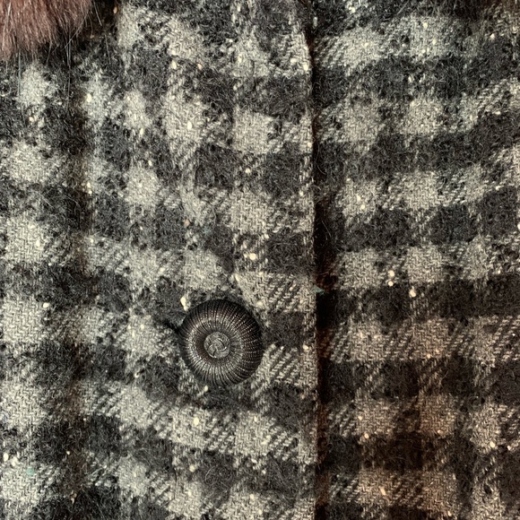 vintage 50s/60s long heavy coat, faux fur collar, no size tag see measurements - Picture 4 of 13